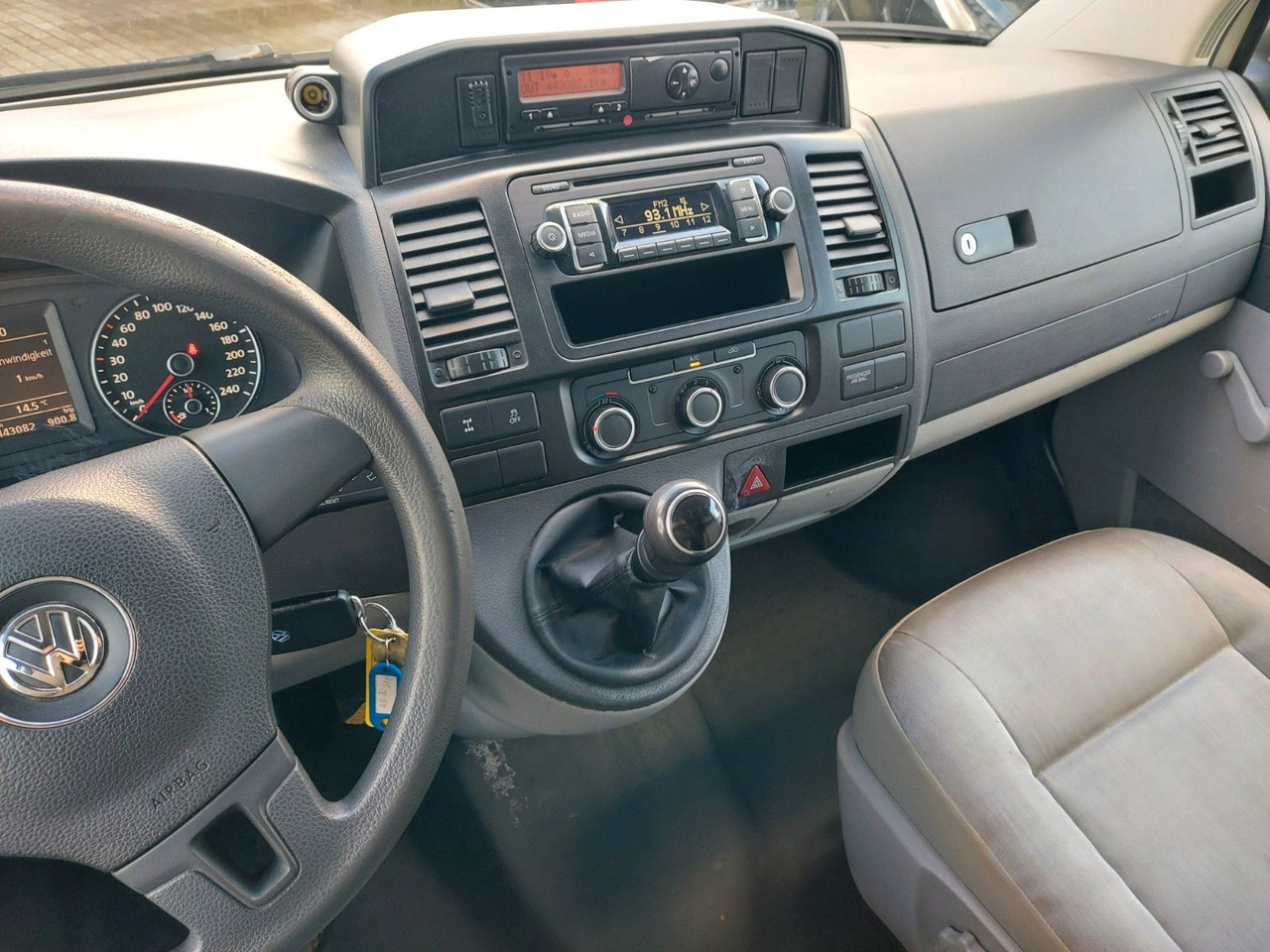 Passenger van Volkswagen T5 Transporter Kasten 4Motion KLIMA STANDHEIZUN: picture 22 Passenger van Volkswagen T5 Transporter Kasten 4Motion KLIMA STANDHEIZUN: picture 22