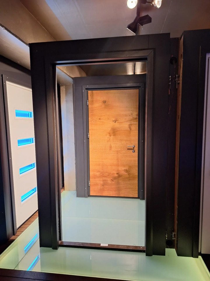 1 Posten Aufstände für Haustürenausstellung - Tool/ Equipment: picture 3 1 Posten Aufstände für Haustürenausstellung - Tool/ Equipment: picture 3