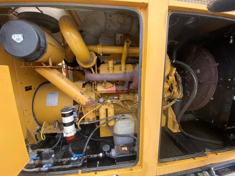 Caterpillar 3412C 900 KVA 900 F - Generator set: picture 4 Caterpillar 3412C 900 KVA 900 F - Generator set: picture 4