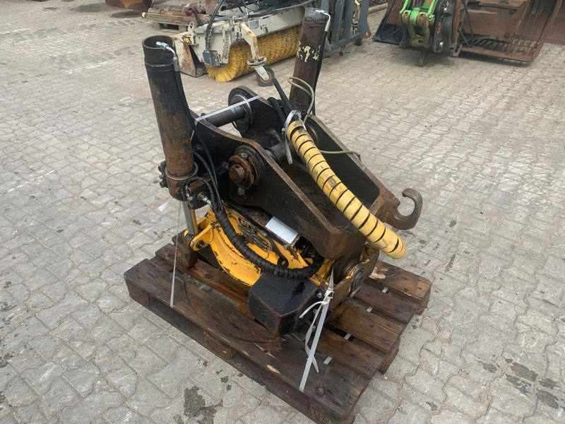 Engcon Engcon 20205 Rototilt NTP10 - Quick coupler: picture 2 Engcon Engcon 20205 Rototilt NTP10 - Quick coupler: picture 2
