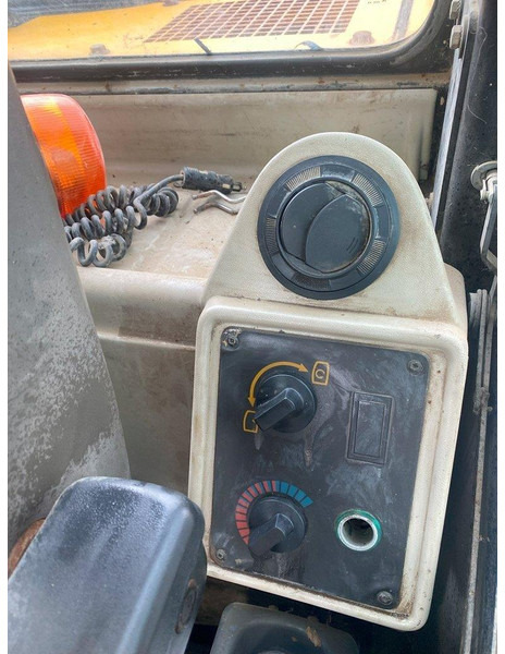 Wheel excavator JCB JS160W NVT: picture 6