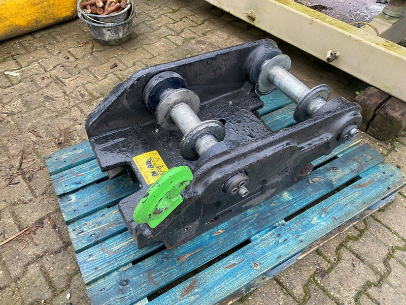 STEELWRIST QC S70 (OQ70) - Quick coupler: picture 1 STEELWRIST QC S70 (OQ70) - Quick coupler: picture 1