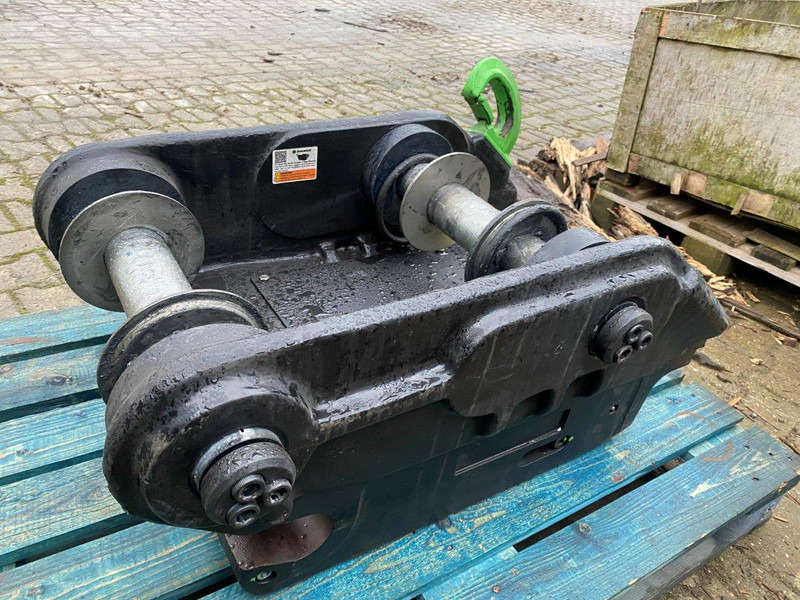 STEELWRIST QC S70 (OQ70) - Quick coupler: picture 2 STEELWRIST QC S70 (OQ70) - Quick coupler: picture 2