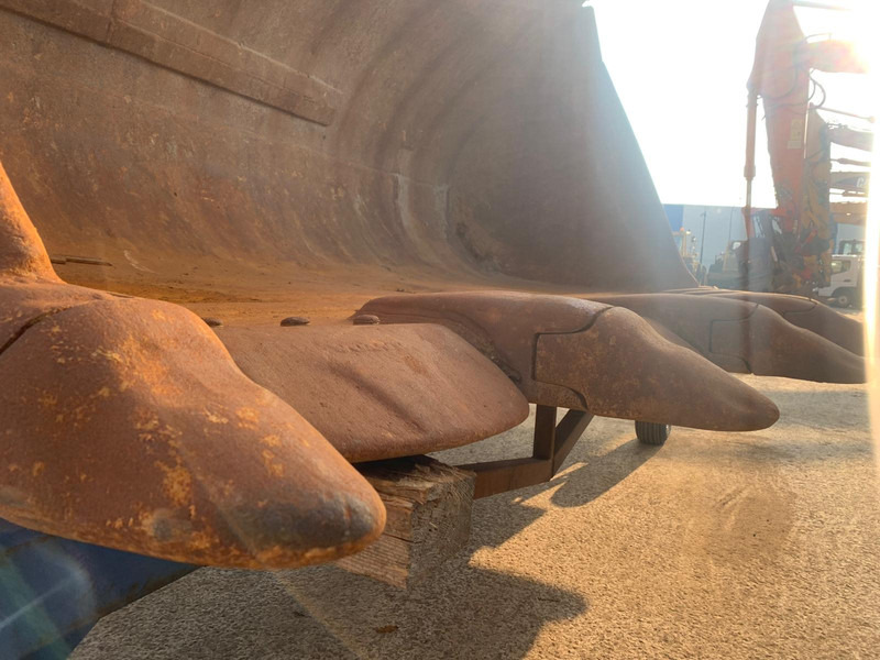 Volvo L350 F - Bucket: picture 5 Volvo L350 F - Bucket: picture 5