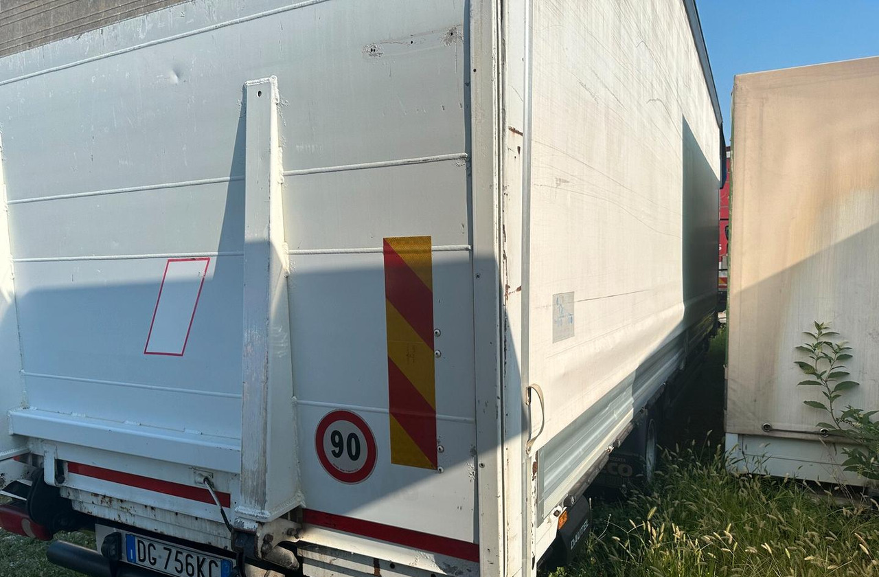 Renault MIDLUM 215.10 - Curtainsider truck: picture 4 Renault MIDLUM 215.10 - Curtainsider truck: picture 4