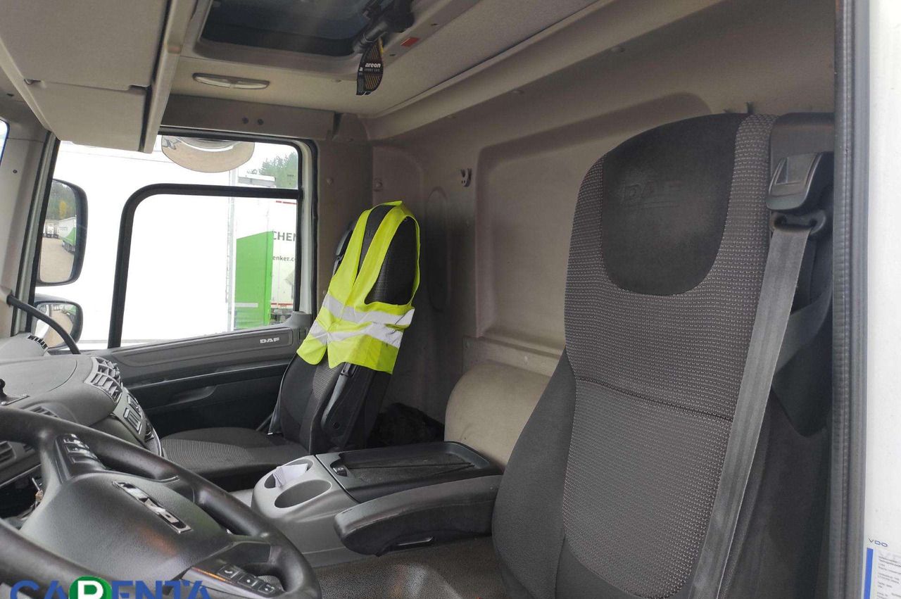 Isothermal truck DAF CF 310 FA: picture 7