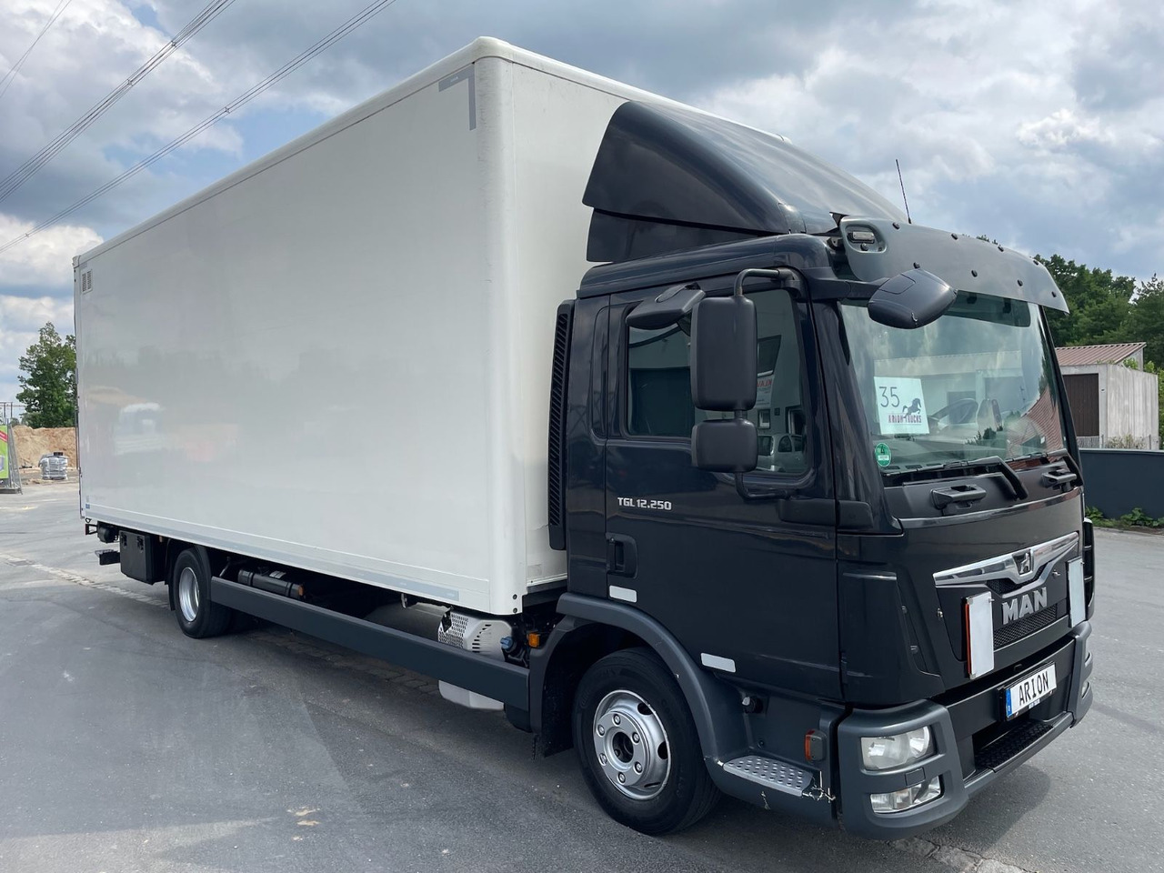 MAN TGL 12.250 4x2 BL Koffer/LBW/PALFINGER/AC/EU6c - Box truck: picture 1 MAN TGL 12.250 4x2 BL Koffer/LBW/PALFINGER/AC/EU6c - Box truck: picture 1