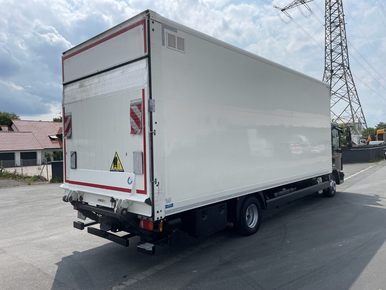 MAN TGL 12.250 4x2 BL Koffer/LBW/PALFINGER/AC/EU6c - Box truck: picture 5 MAN TGL 12.250 4x2 BL Koffer/LBW/PALFINGER/AC/EU6c - Box truck: picture 5