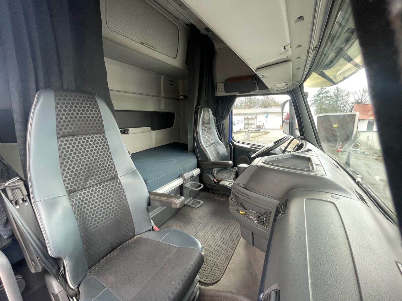 Leasing of  Volvo FH 460 EEV Dreiseiten-Getreidekipper/gel. NLA/AC Volvo FH 460 EEV Dreiseiten-Getreidekipper/gel. NLA/AC: picture 12