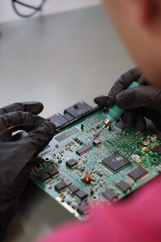 Mercedes MCM2 MCM2.1 Express Reparatur (repair service) - Spare parts: picture 4 Mercedes MCM2 MCM2.1 Express Reparatur (repair service) - Spare parts: picture 4