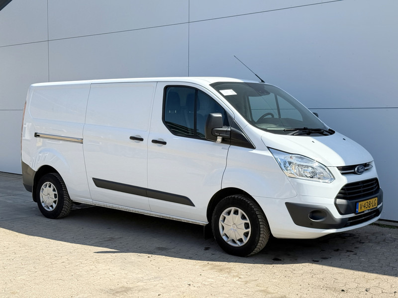 Ford Transit Custom 310 2.0 TDCI L2H1 Trend L2H1 Dubbele Schuif Airco Camera Navigatie Parkeersensoren voor achter - Small van: picture 5 Ford Transit Custom 310 2.0 TDCI L2H1 Trend L2H1 Dubbele Schuif Airco Camera Navigatie Parkeersensoren voor achter - Small van: picture 5