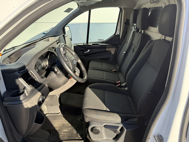 Ford Transit Custom 340 1.0 PHEV 120PK PHEV Benzine Automaat L1H1 LED Airco Cruise Control Navigatie Parkeersensoren voor achter - Small van: picture 5 Ford Transit Custom 340 1.0 PHEV 120PK PHEV Benzine Automaat L1H1 LED Airco Cruise Control Navigatie Parkeersensoren voor achter - Small van: picture 5