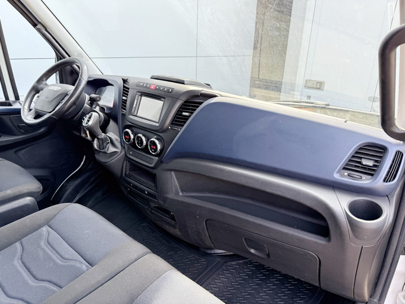 Leasing of Iveco Daily 35C18 3.0 3.0 Automaat Kipper Dubbellucht 3.5t Trekhaak Airco Cruise Control Iveco Daily 35C18 3.0 3.0 Automaat Kipper Dubbellucht 3.5t Trekhaak Airco Cruise Control: picture 10