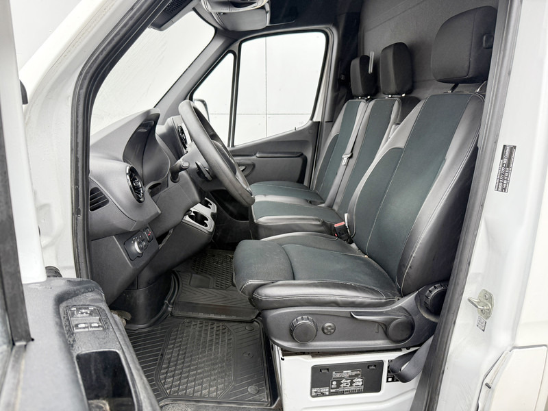 Panel van Mercedes-Benz Sprinter 317 1.9 CDI Laadklep Automaat LED Climate Control Cruise Control Camera Carplay Stoelverwarming Bakwagen Meubelbak Koffer: picture 7 Panel van Mercedes-Benz Sprinter 317 1.9 CDI Laadklep Automaat LED Climate Control Cruise Control Camera Carplay Stoelverwarming Bakwagen Meubelbak Koffer: picture 7