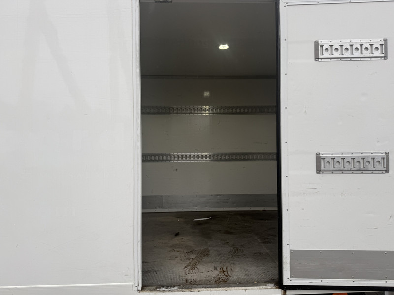 Panel van Mercedes-Benz Sprinter 317 1.9 CDI Laadklep Automaat LED Climate Control Cruise Control Camera Carplay Stoelverwarming Bakwagen Meubelbak Koffer: picture 10 Panel van Mercedes-Benz Sprinter 317 1.9 CDI Laadklep Automaat LED Climate Control Cruise Control Camera Carplay Stoelverwarming Bakwagen Meubelbak Koffer: picture 10