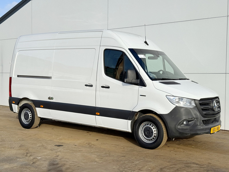 Mercedes-Benz eSprinter 312 ALL-IN PRIJS L2H2 55kWh 168km WLTP 80kw Snelladen Climate Control Camera Stoelverwarming - Panel van, Electric van: picture 4 Mercedes-Benz eSprinter 312 ALL-IN PRIJS L2H2 55kWh 168km WLTP 80kw Snelladen Climate Control Camera Stoelverwarming - Panel van, Electric van: picture 4