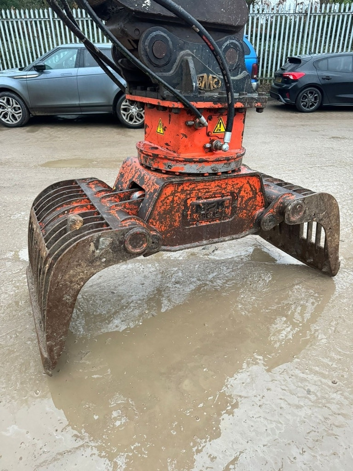 Crawler excavator Hyundai HX140L: picture 6