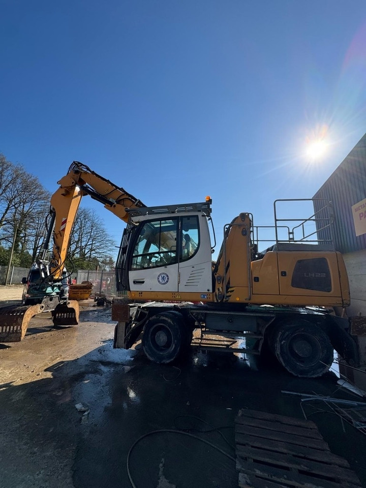 Waste/ Industry handler Liebherr LH 22 M: picture 7