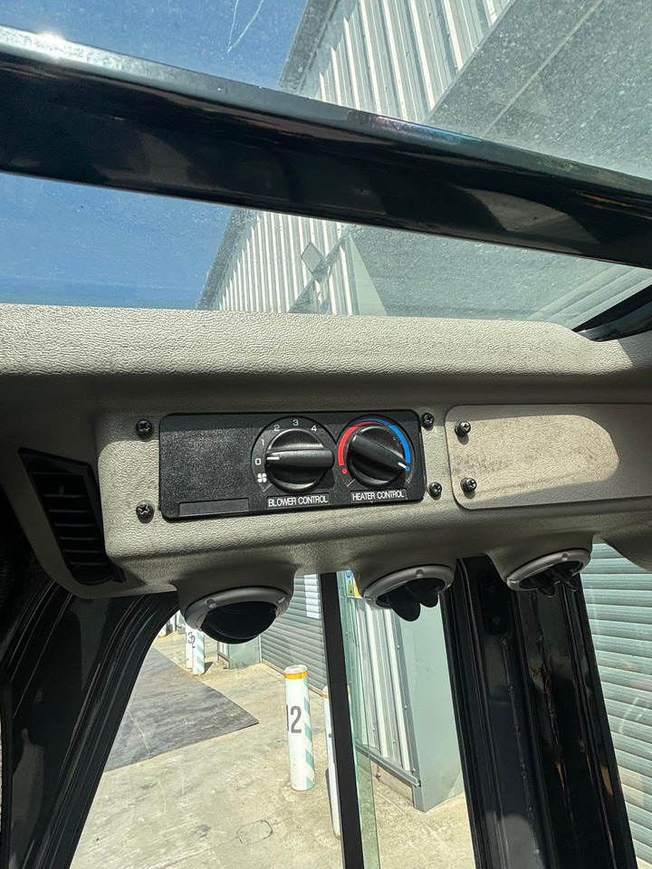 Leasing of  Hyundai 30D-9E Hyundai 30D-9E: picture 18 Leasing of  Hyundai 30D-9E Hyundai 30D-9E: picture 18