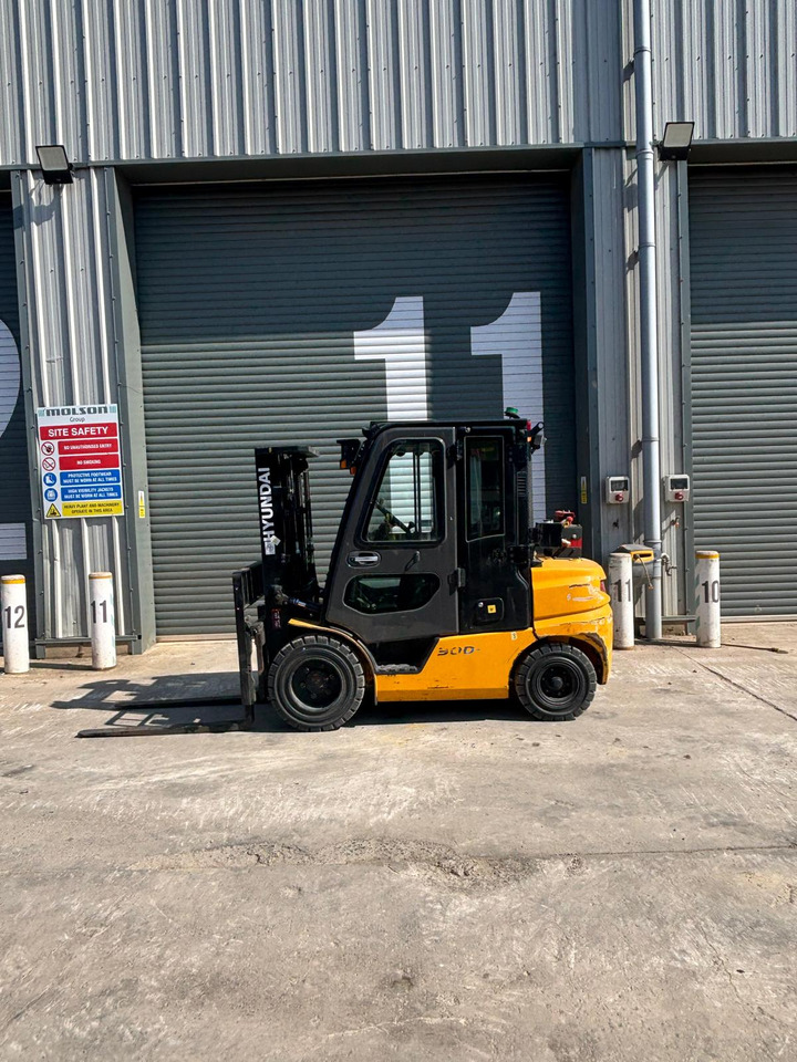 Hyundai 30D-9E - Telescopic handler: picture 2 Hyundai 30D-9E - Telescopic handler: picture 2