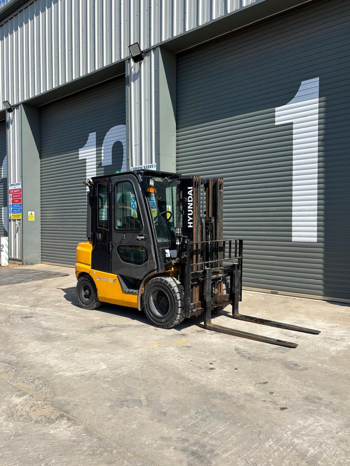 Leasing of  Hyundai 30D-9E Hyundai 30D-9E: picture 7 Leasing of  Hyundai 30D-9E Hyundai 30D-9E: picture 7