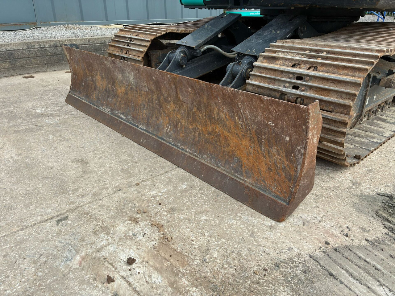 Crawler excavator Kobelco SK140SRLC-7: picture 17