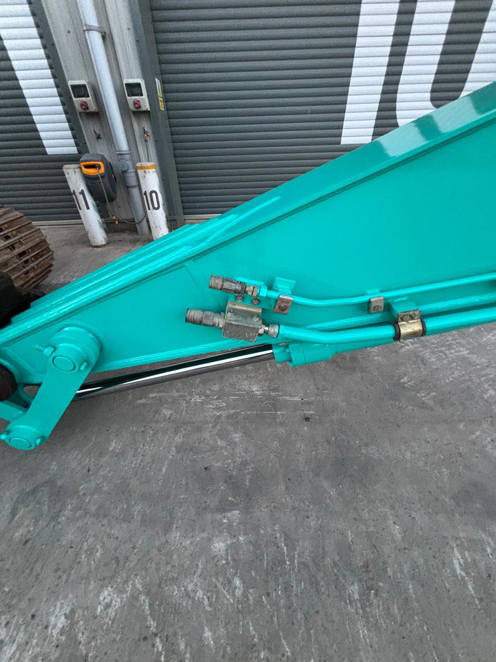 Crawler excavator Kobelco SK210LC-11: picture 10
