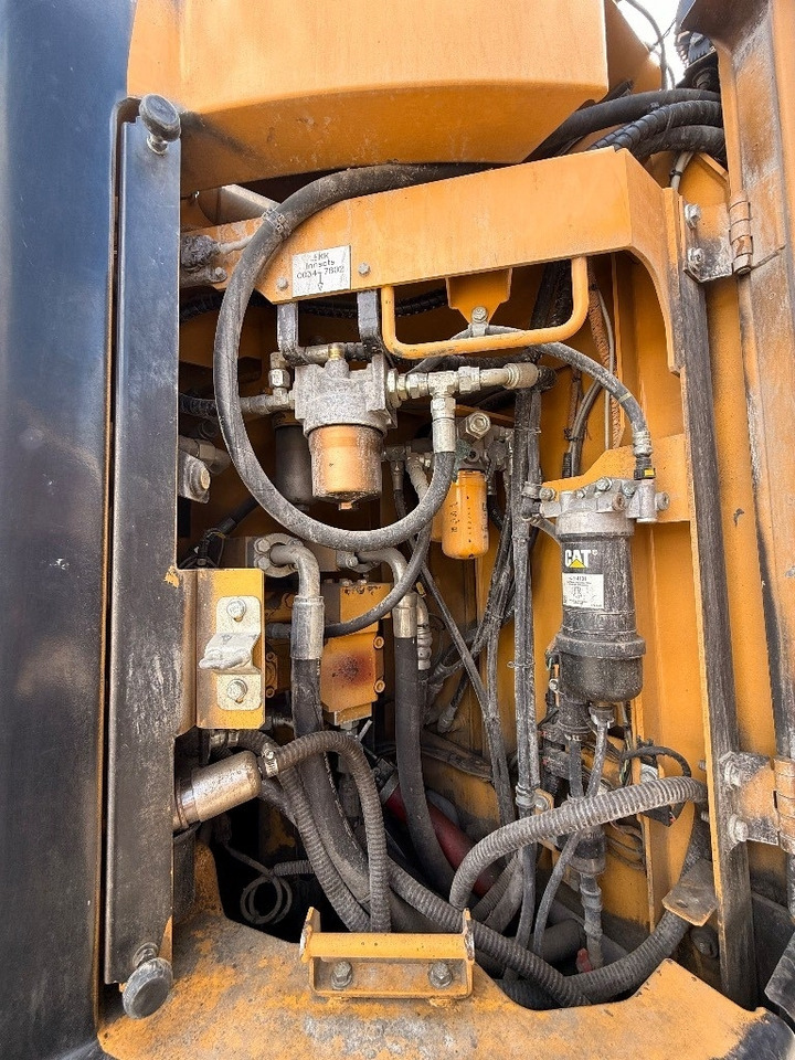 Crawler excavator CAT 325 FL CR: picture 25