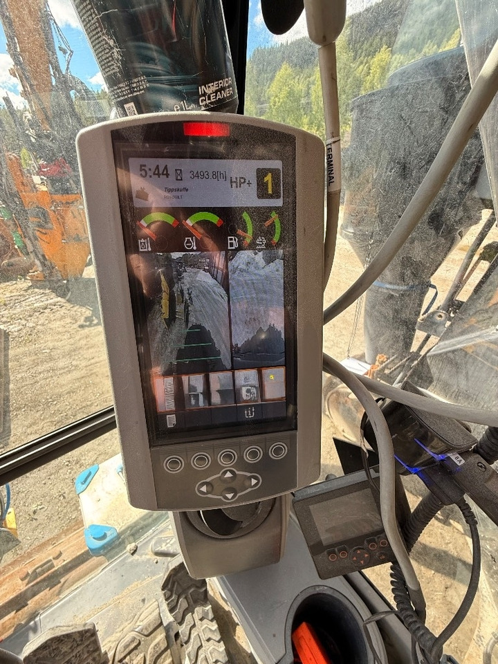 Crawler excavator CAT 325 FL CR: picture 41