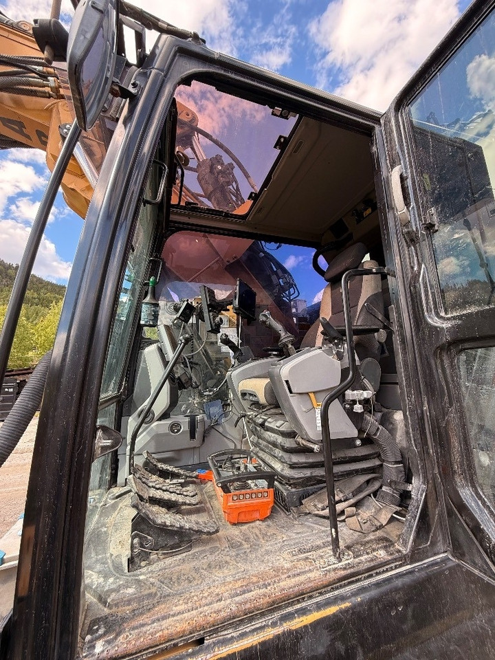 Crawler excavator CAT 325 FL CR: picture 35