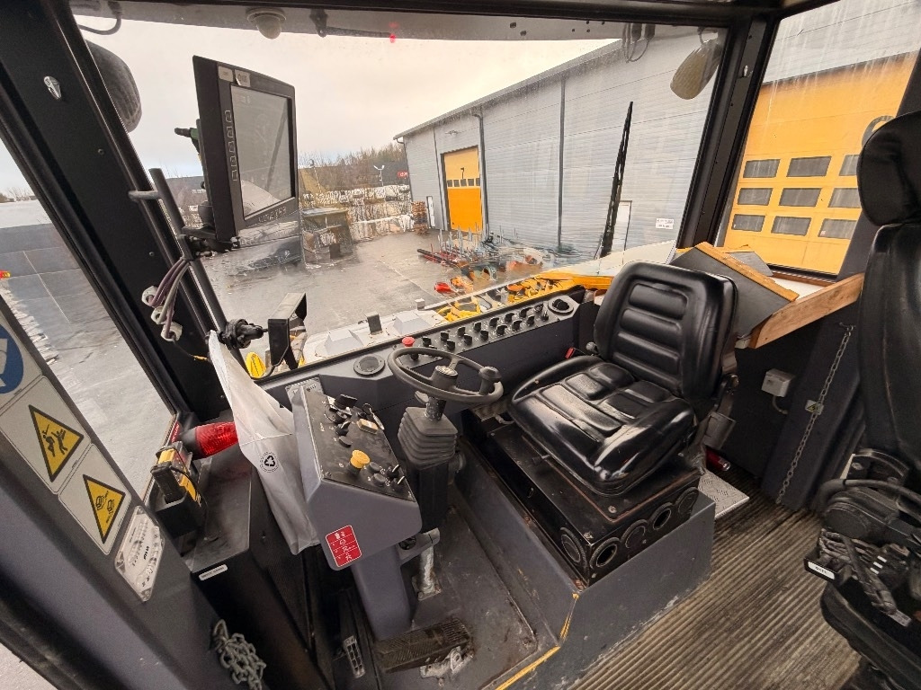 Drilling rig Epiroc Boomer XE3C: picture 26 Drilling rig Epiroc Boomer XE3C: picture 26