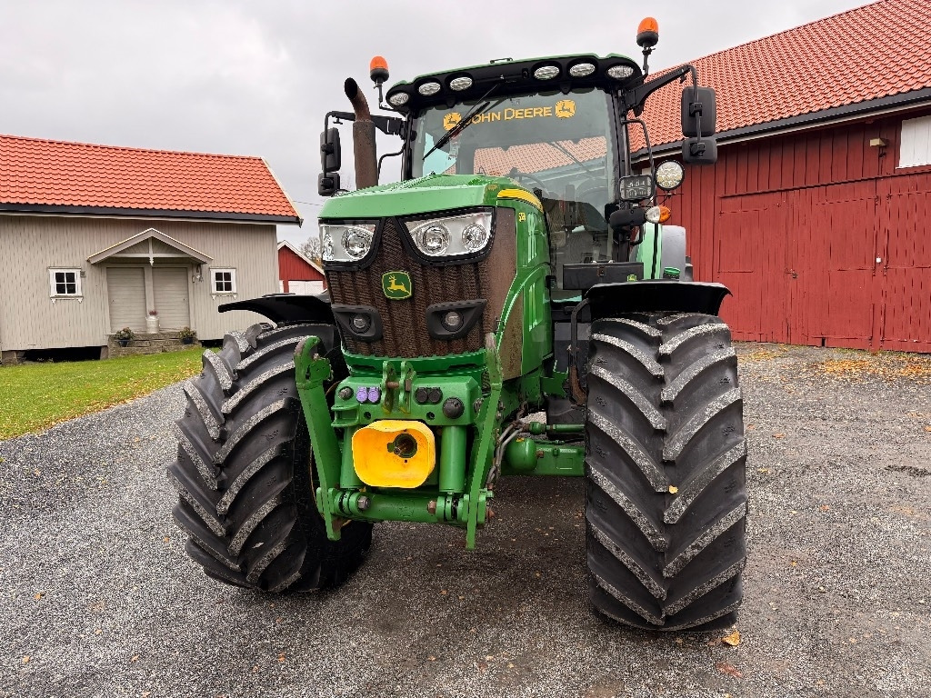 John Deere 6155 R - Farm tractor: picture 4 John Deere 6155 R - Farm tractor: picture 4