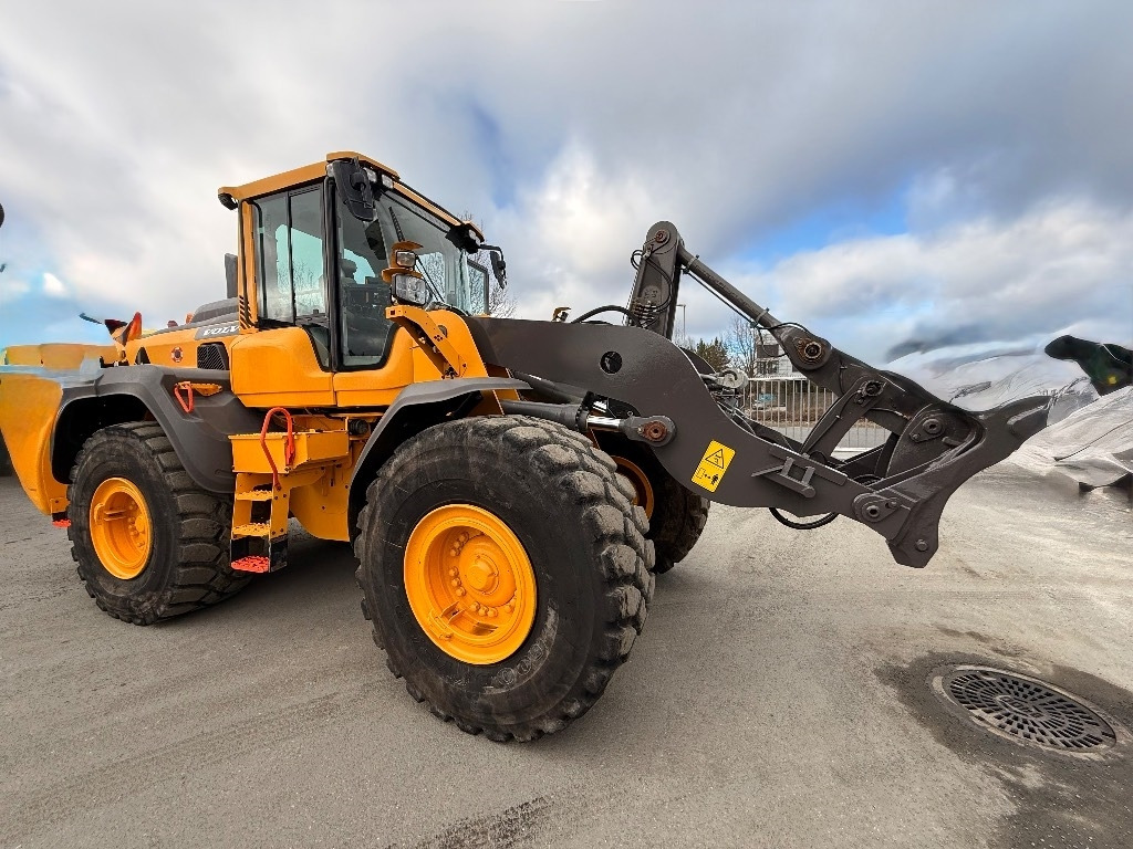 Wheel loader Volvo L 110 H: picture 1