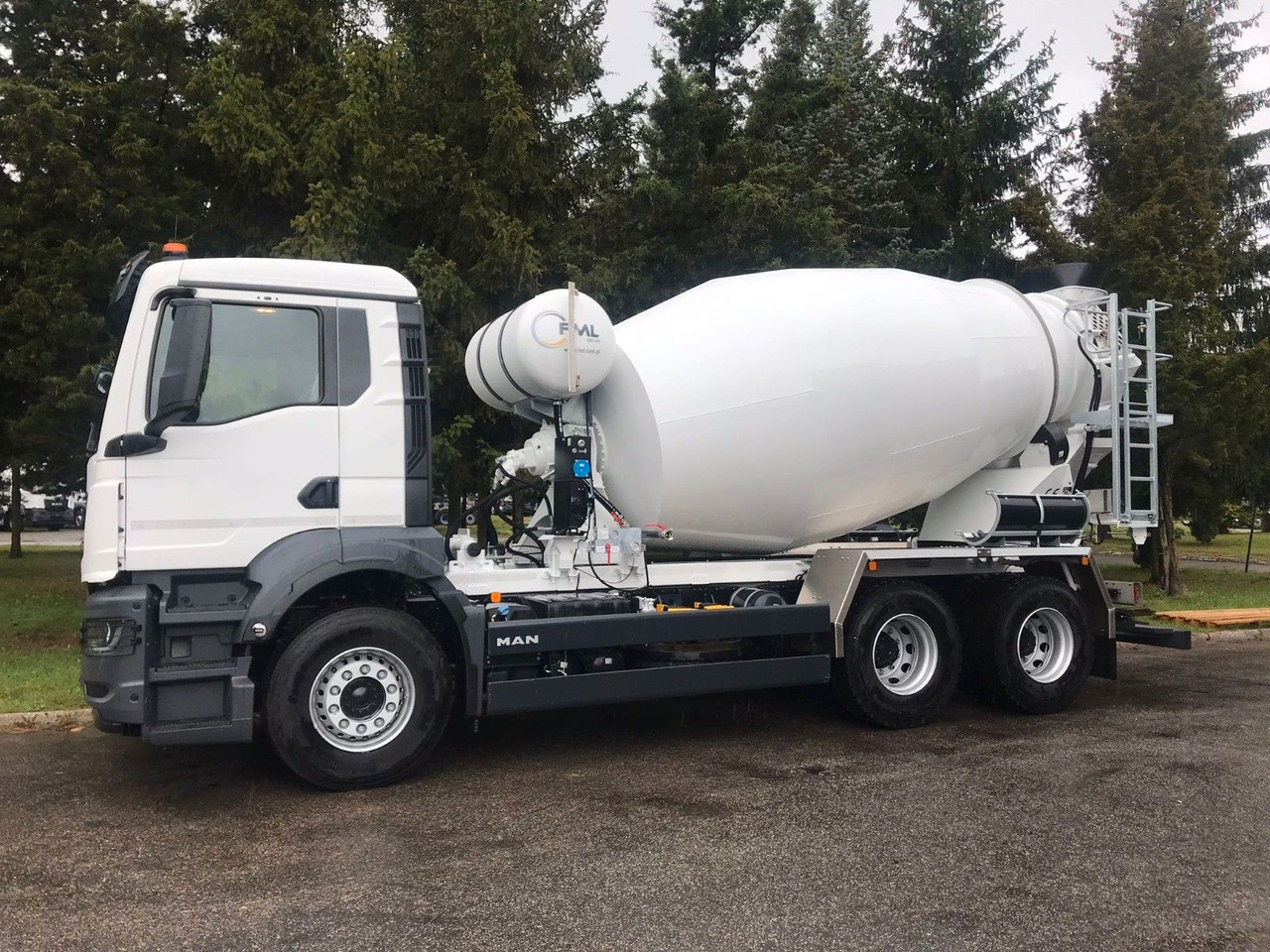MAN TGS 33.400 6x4 EURO2 FML 9 M3 - Concrete mixer truck: picture 3 MAN TGS 33.400 6x4 EURO2 FML 9 M3 - Concrete mixer truck: picture 3