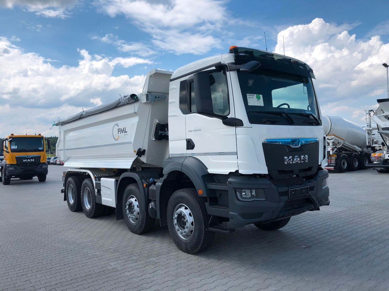 MAN TGS 41.520 GSR 8x4/8x6/8x8 FML KIPPER - Tipper: picture 1 MAN TGS 41.520 GSR 8x4/8x6/8x8 FML KIPPER - Tipper: picture 1