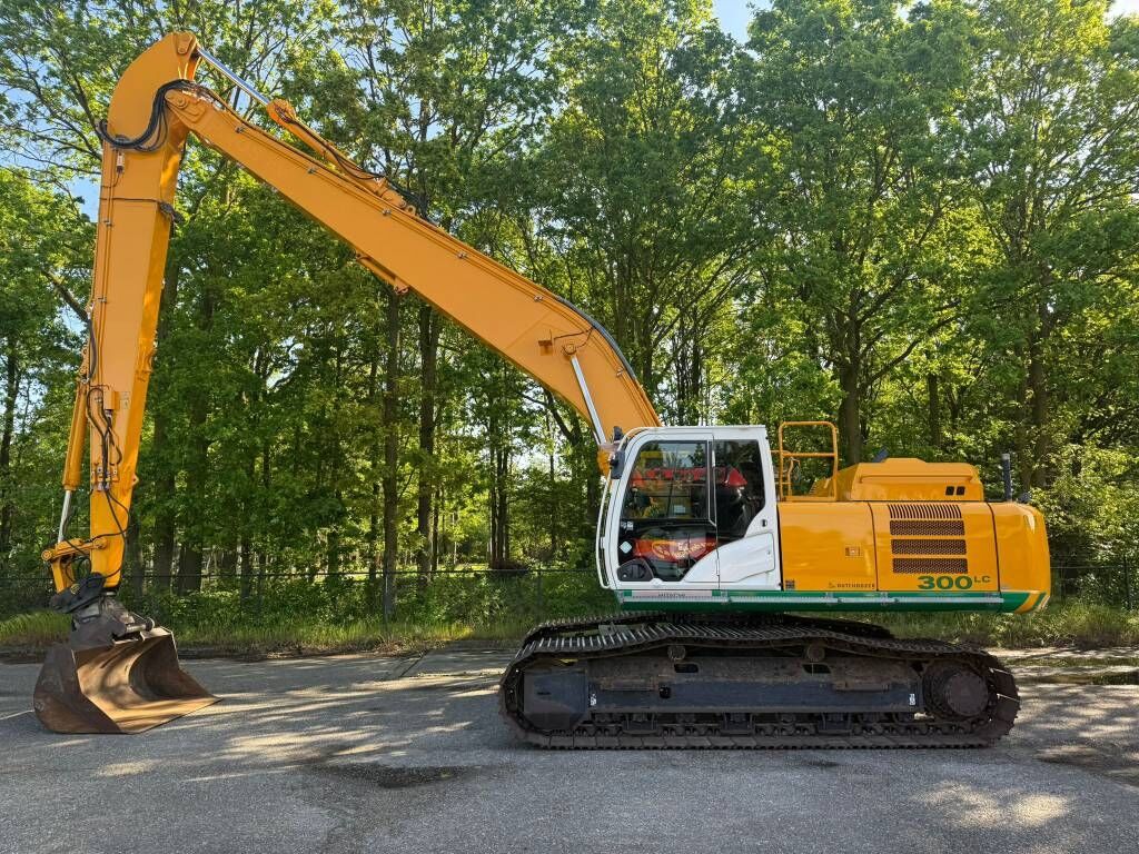 Hitachi ZX300 LC-6 LONG REACH - Crawler excavator: picture 1 Hitachi ZX300 LC-6 LONG REACH - Crawler excavator: picture 1