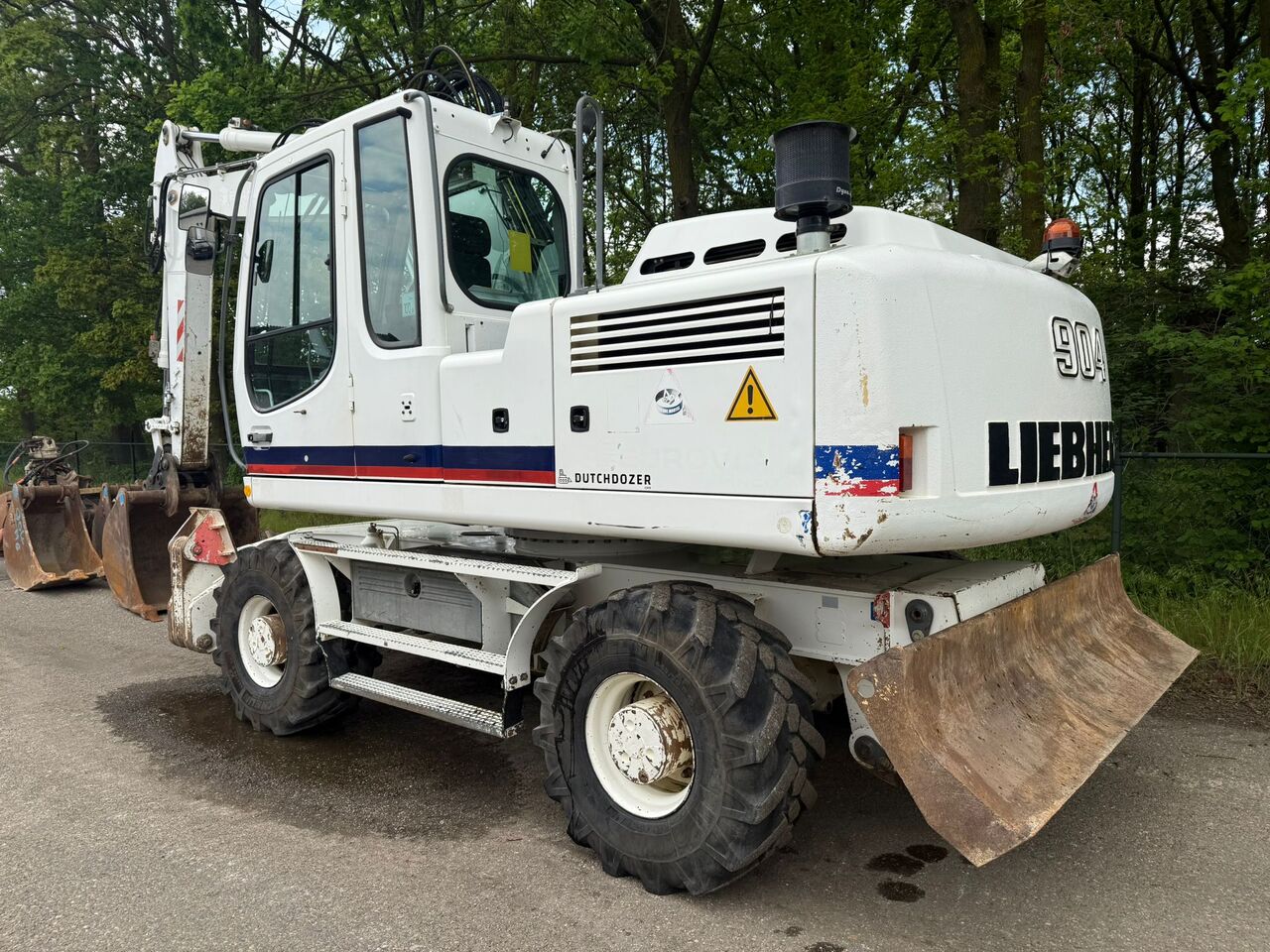 LIEBHERR A904C Litronic - Wheel excavator: picture 3 LIEBHERR A904C Litronic - Wheel excavator: picture 3