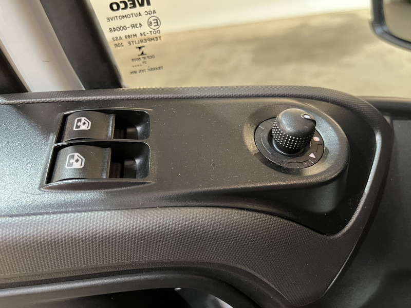 Box van Iveco Daily 35S18 3.0 BE Clixtar Automaat Bakwagen met Laadklep / Laadvermogen 3.060 KG / Euro 6 / Luchtvering / Airco / Camera / CarPlay / Cruise Control /: picture 17