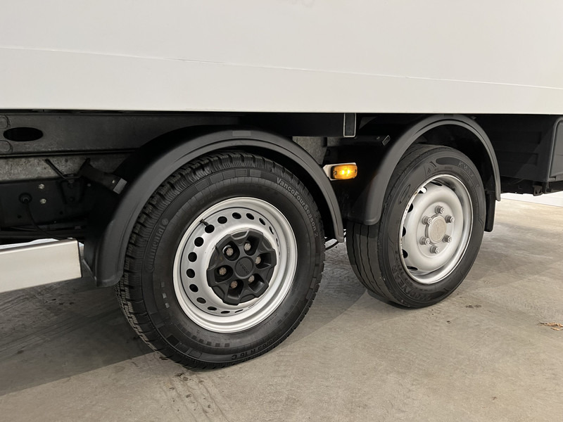 Box van Iveco Daily 35S18 3.0 BE Clixtar Automaat Bakwagen met Laadklep / Laadvermogen 3.060 KG / Euro 6 / Luchtvering / Airco / Camera / CarPlay / Cruise Control /: picture 19