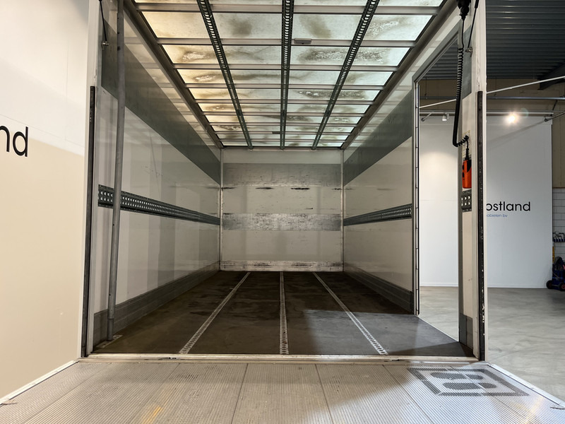 Iveco Daily 35S18 3.0 BE Clixtar Automaat Bakwagen met Laadklep / Laadvermogen 3.060 KG / Euro 6 / Luchtvering / Airco / Camera / CarPlay / Cruise Control / - Box van: picture 5 Iveco Daily 35S18 3.0 BE Clixtar Automaat Bakwagen met Laadklep / Laadvermogen 3.060 KG / Euro 6 / Luchtvering / Airco / Camera / CarPlay / Cruise Control / - Box van: picture 5