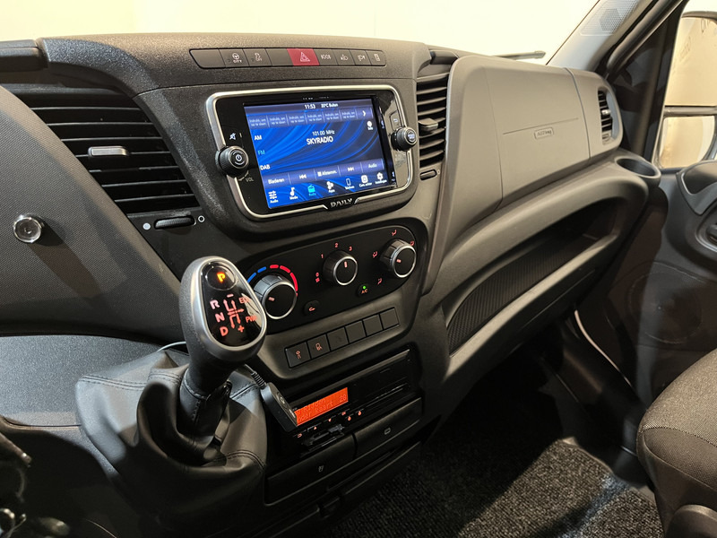 Box van Iveco Daily 35S18 3.0 BE Clixtar Automaat Bakwagen met Laadklep / Laadvermogen 3.060 KG / Euro 6 / Luchtvering / Airco / Camera / CarPlay / Cruise Control /: picture 7
