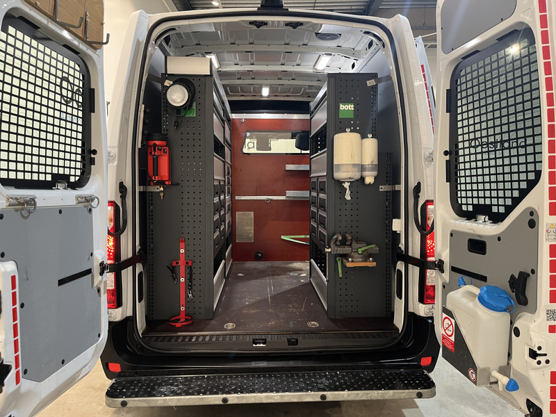 Opel Movano 2.3 CDTI BiTurbo L1H2 170 PK Automaat Servicebus / Bott Inrichting / Euro 6 / 220V. / Airco / Cruise Control / Camera / - Panel van: picture 3 Opel Movano 2.3 CDTI BiTurbo L1H2 170 PK Automaat Servicebus / Bott Inrichting / Euro 6 / 220V. / Airco / Cruise Control / Camera / - Panel van: picture 3