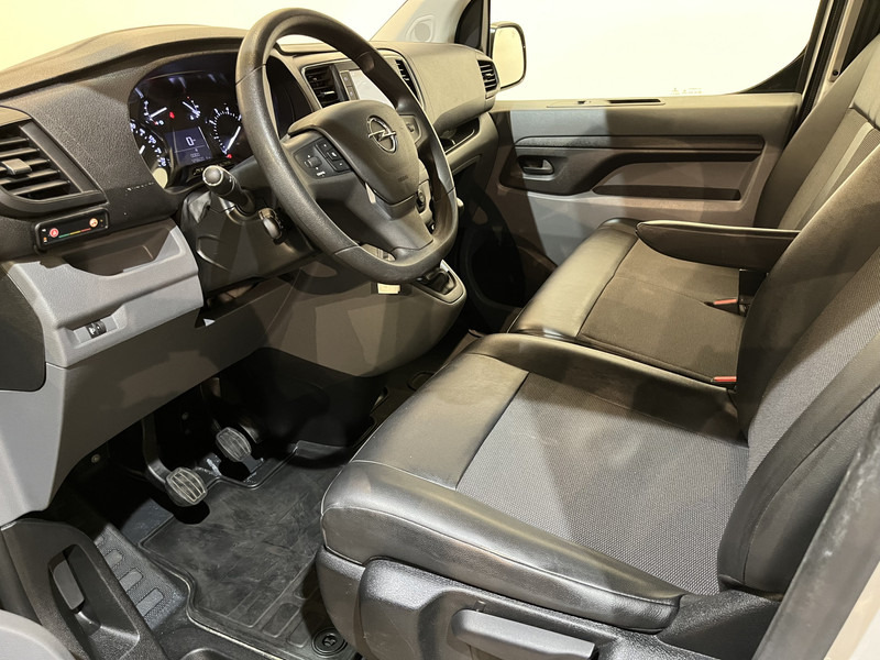 Small van Opel Vivaro 2.0 CDTI L3H1 150 PK Servicebus / Inrichting / Euro 6 / Airco / Cruise Control / Camera / Trekhaak / CarPlay / Navigatie / 3-Zits /: picture 6