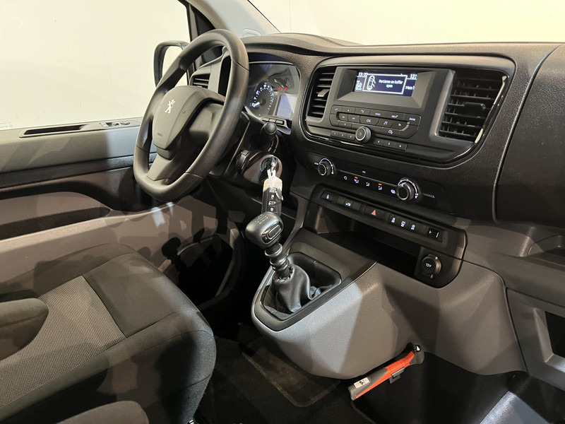 Peugeot Expert 1.5 BlueHDI L2 Premium / Euro 6 / Airco / Cruise Control / Trekhaak / PDC / 76.000 KM !! - Small van: picture 3 Peugeot Expert 1.5 BlueHDI L2 Premium / Euro 6 / Airco / Cruise Control / Trekhaak / PDC / 76.000 KM !! - Small van: picture 3