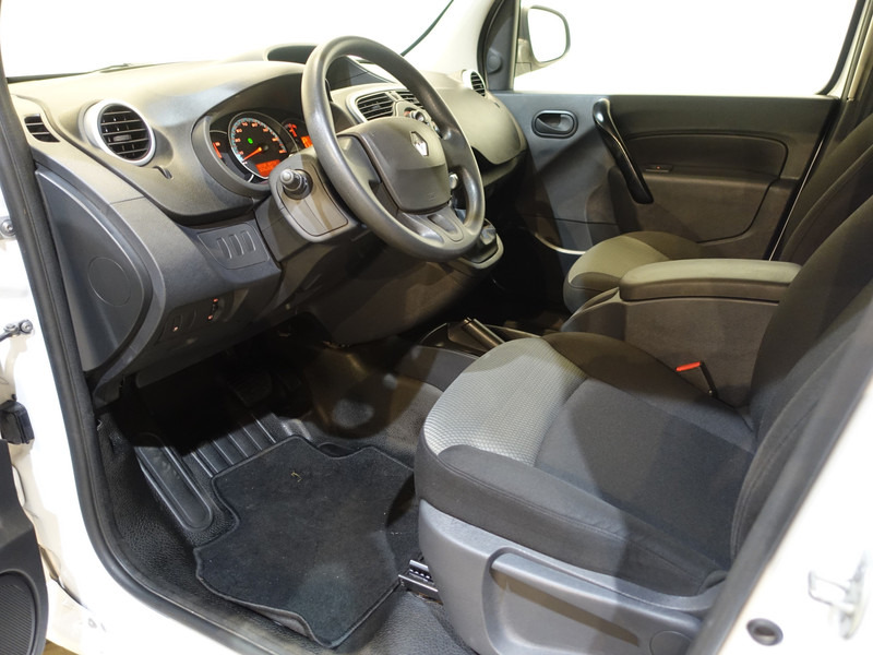 Renault Kangoo Z.E. 33 KwH (ex. accu) / Airco / Schuifdeur / PDC / 11.700 KM !! / BPM VRIJ !! - Small van, Electric van: picture 5 Renault Kangoo Z.E. 33 KwH (ex. accu) / Airco / Schuifdeur / PDC / 11.700 KM !! / BPM VRIJ !! - Small van, Electric van: picture 5