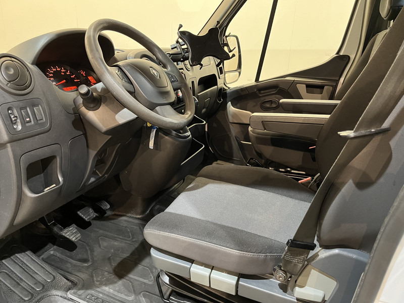Interior photo 1: Panel van Renault Master 2.3 dCi L2H2 145 PK Servicebus / Bott Inrichting / Euro 6 / 220V. / Airco / Cruise Control / Camera / Trekhaak