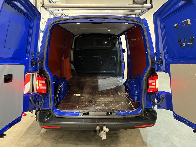 Volkswagen Transporter 2.0 TDI L2H1 / Van Den Born Glasresteel / Euro 6 / Airco / Glastransporter / Cruise Control / Trekhaak / Imperiaal / CarPlay / Navigatie / PDC / 83.500 KM !! - Van: picture 5 Volkswagen Transporter 2.0 TDI L2H1 / Van Den Born Glasresteel / Euro 6 / Airco / Glastransporter / Cruise Control / Trekhaak / Imperiaal / CarPlay / Navigatie / PDC / 83.500 KM !! - Van: picture 5