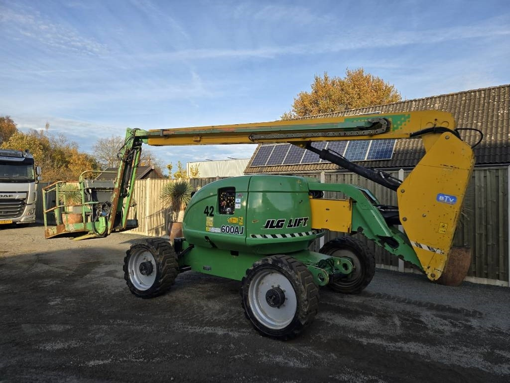 JLG 600 AJ - Articulated boom: picture 2 JLG 600 AJ - Articulated boom: picture 2