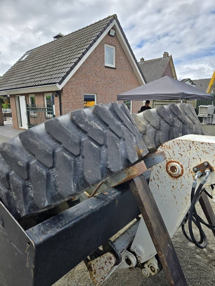 Telescopic handler Terex Telelift 4017: picture 11