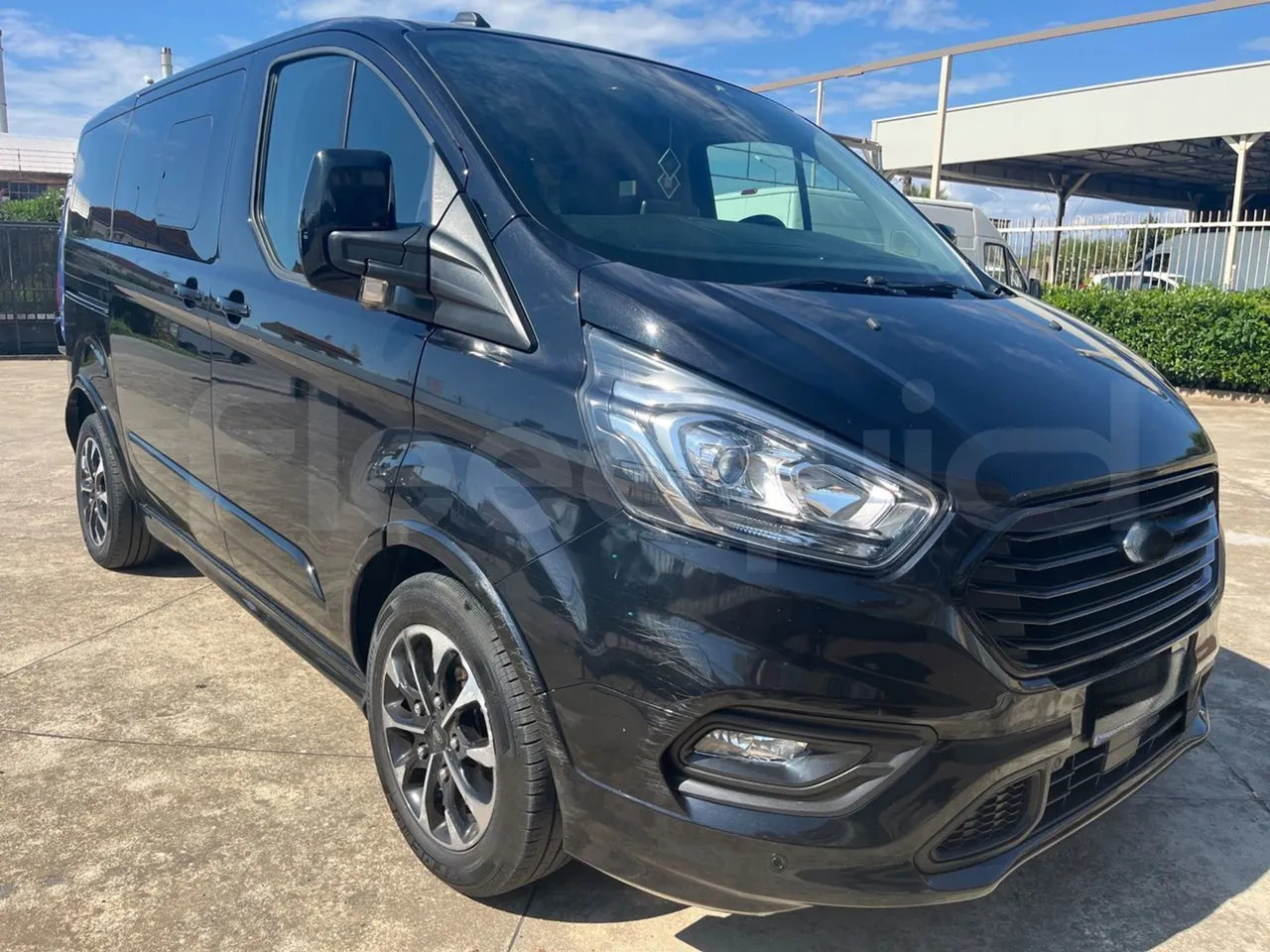 Ford Tourneo Custom - Minibus, Passenger van: picture 1 Ford Tourneo Custom - Minibus, Passenger van: picture 1